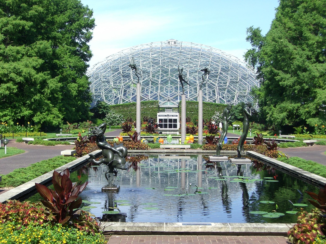 A photo of the Climatron done at the St. Louis Botanical Garden.